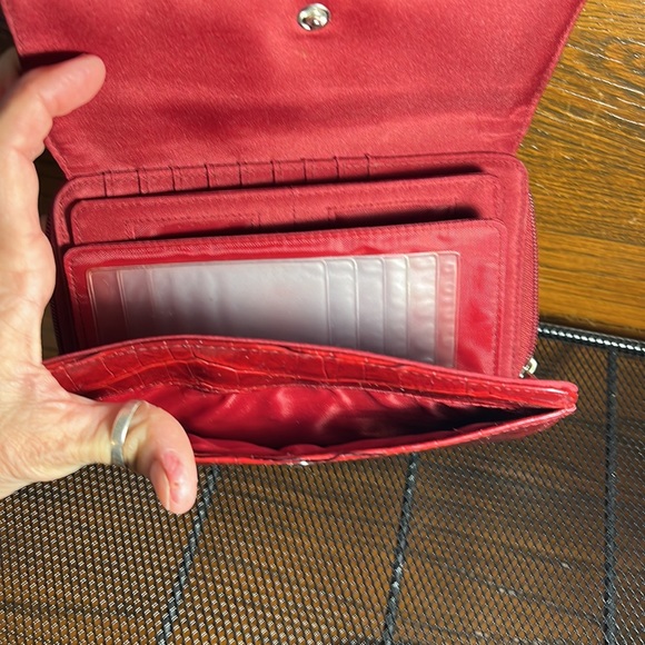 RED CROC EMBOSSED WALLET - Picture 7 of 13